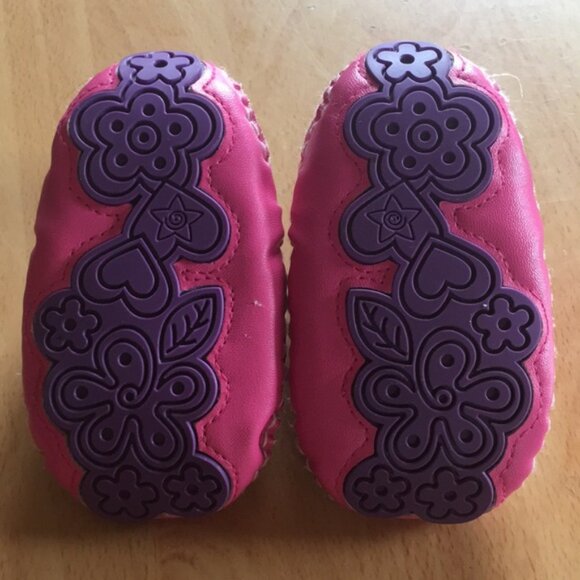 8/15 Pink & white slip on runners - Picture 3 of 4